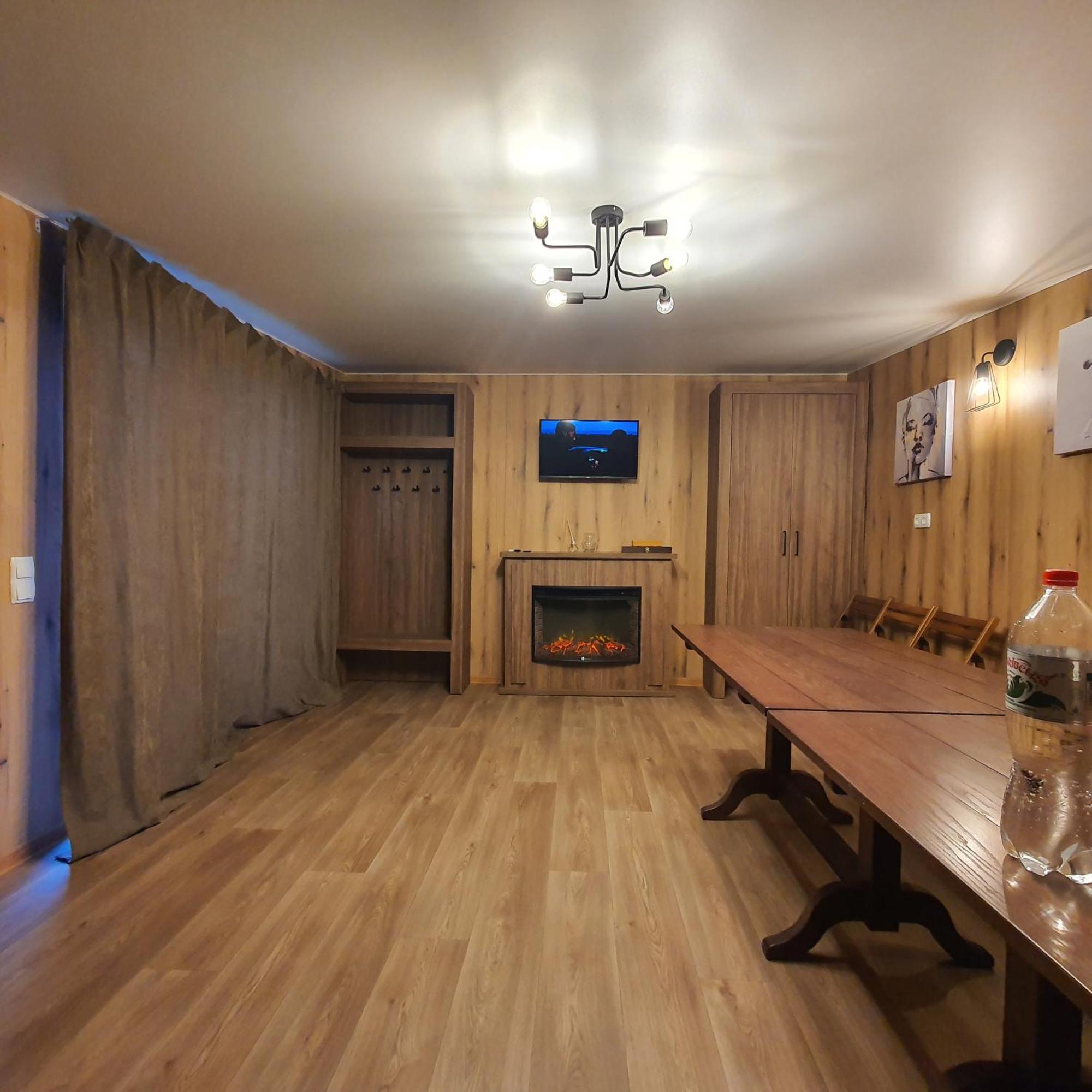 База Відпочинку Шалена Жаба Novomoskovs'k Exterior photo