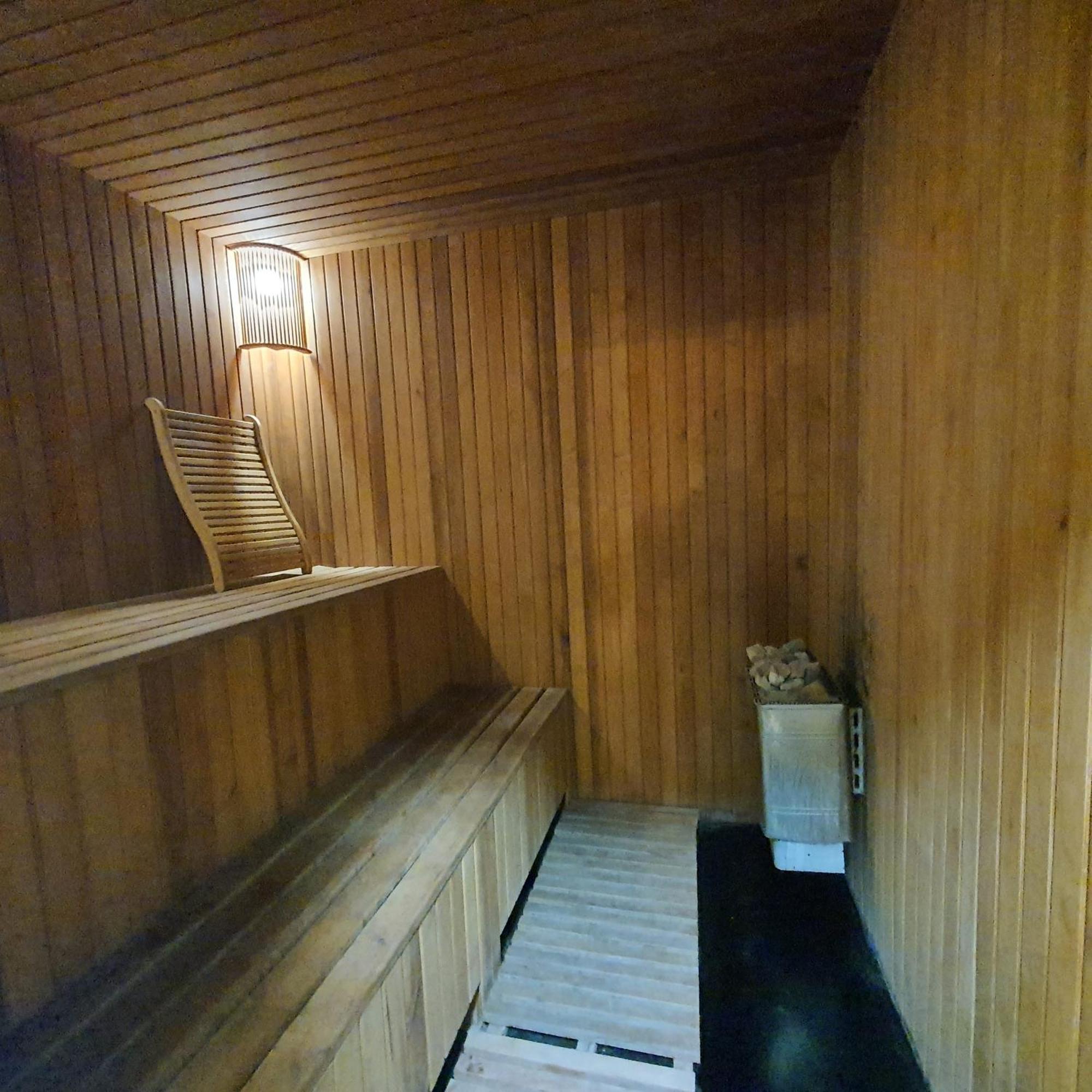 База Відпочинку Шалена Жаба Novomoskovs'k Exterior photo